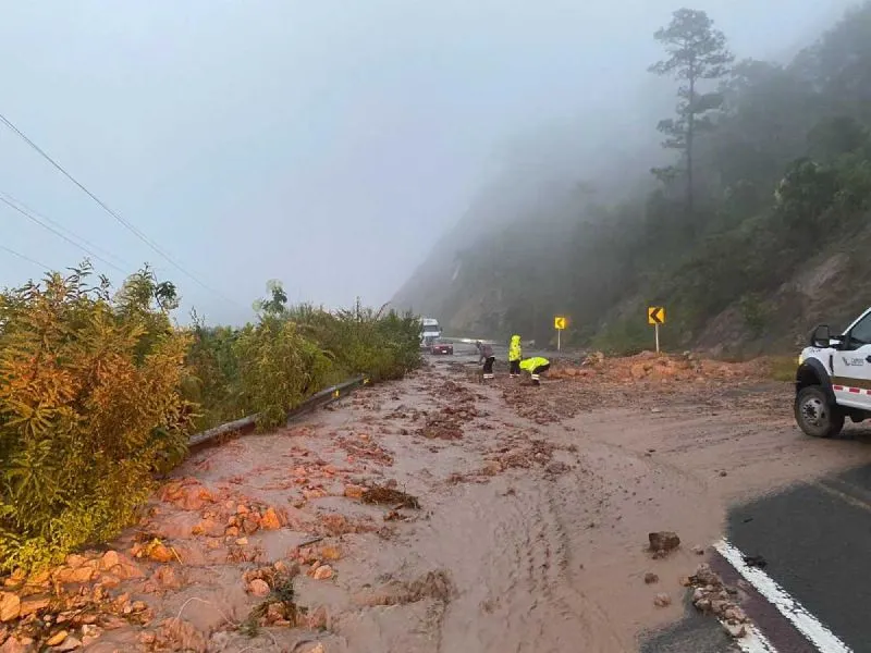 ‘Pamela’ deja derrumbes y casas afectadas en Durango