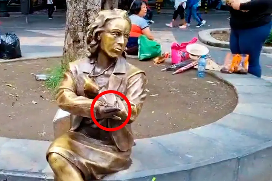 Elena Garro Escultura Vandalizada