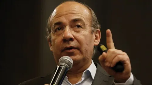 Convencieron a consejeros del INE para negar registro a México Libre, acusa Calderón