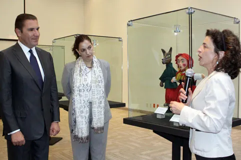 Entrega INBA a RMV colecciones de títeres y guiñol