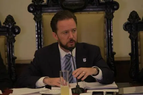 Banck espera ratificación de MEA como gobernadora;dice estar listo para incorporarse al gabinete