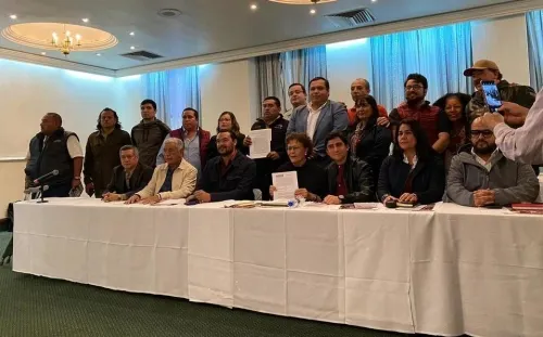 Morena lanza convocatoria para congreso extraordinario