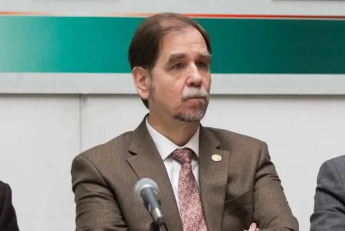 Agustín Basave renuncia al PRD