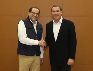 Moreno Valle recibe en Puebla a su homólogo de Colima