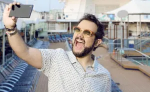 Syntek lleva su música a altamar