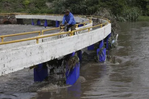 Alcanza Río Atoyac el 80% de su capacidad, PC pendiente ante posible desbordamiento por lluvias