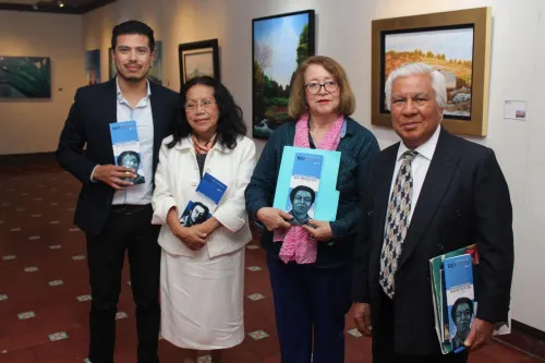 Presentan textos y material biográfico del muralista Desiderio Hernández Xochitiotzin