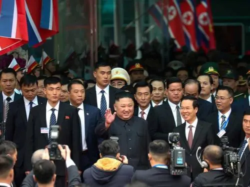 Kim Jong Un arriba a Vietnam; Trump va en camino