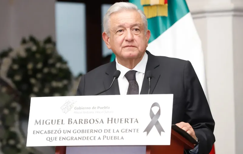 López Obrador en el homenaje de Miguel Barbosa
