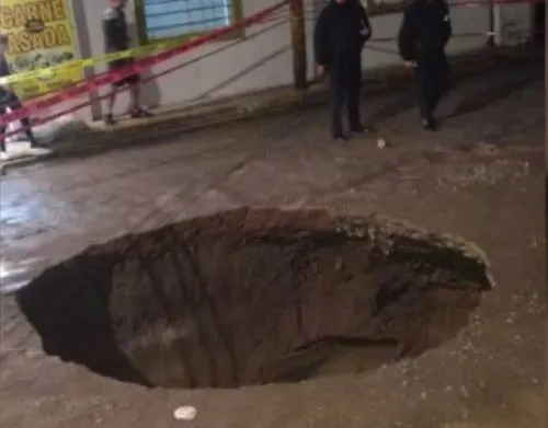 Video: Aparece socavón en Cholula
