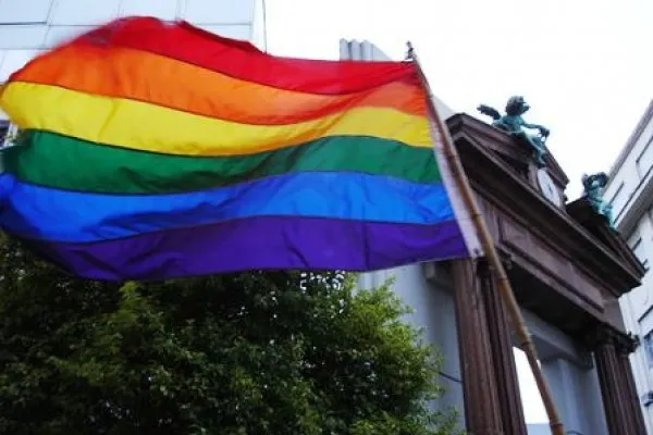 Realizan el primer matrimonio gay de Colima