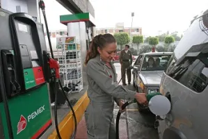Movimiento Ciudadano propone eliminación de vales de gasolina