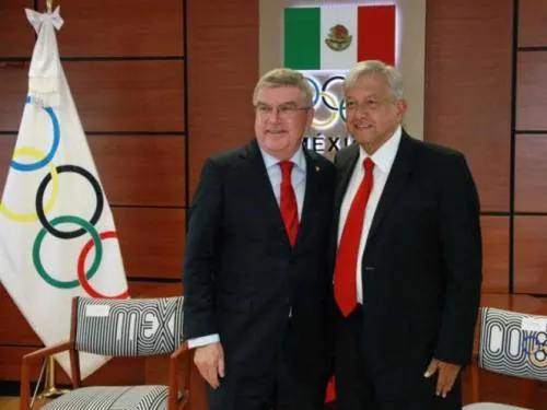 Se reúnen López Obrador y Thomas Bach en el COM