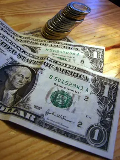 El dólar, hasta en 19.30 pesos en bancos