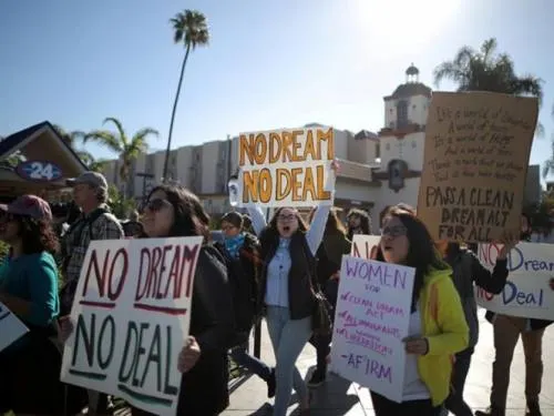 Casa Blanca propone legalizar a 1.8 millones de “dreamers”