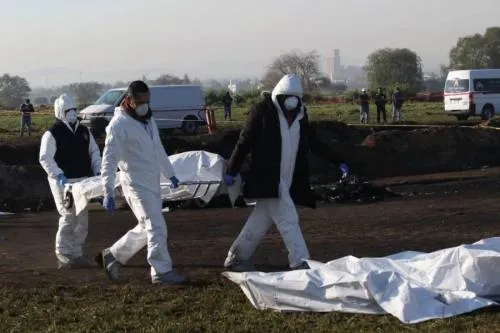 Trasladan primeros cuerpos para practicar exámenes forenses