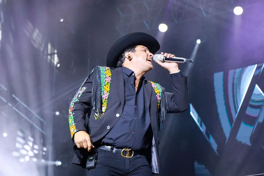Julion Alvarez Fig 24
