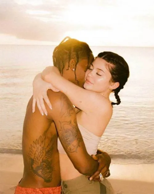 En medio de rumores de boda, Kylie y Travis compran mansión de 13 mdd