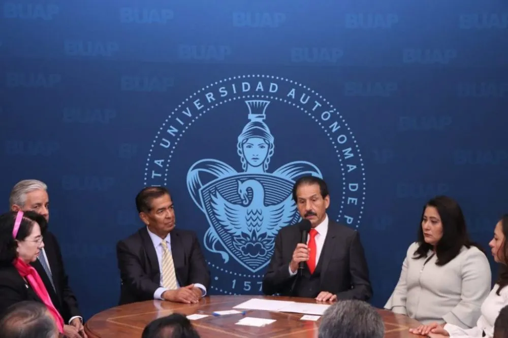 Esparza Ortiz y ASPABUAP firman nuevo acuerdo de revisión salarial