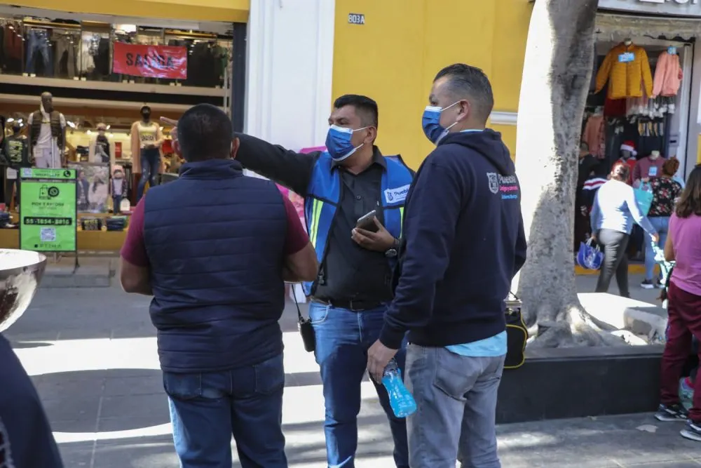 Ayuntamiento efectúa operativos de ordenamiento en vía pública