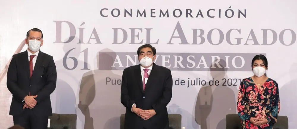Recuperar la ética del ejercicio profesional, demanda Barbosa Huerta