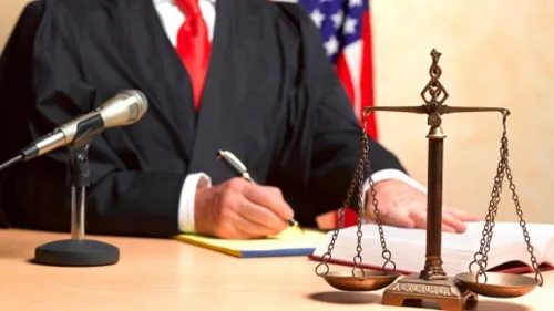 Cortes en Estados Unidos rechazan denuncias de fraude electoral