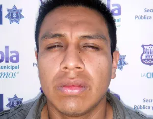 Detienen a sujeto por probables delitos contra la salud