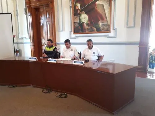 Remiten a 14 personas por cobrar derecho de piso a conductores del transporte público : SSPTM