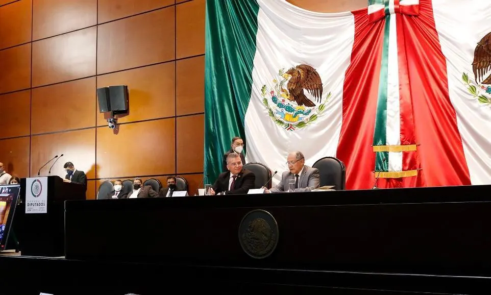 Diputados abren sesión permanente para dictaminar reforma energética
