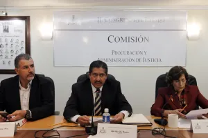 Llama PAN a tipificar como delito grave ordeña de ductos de Pemex