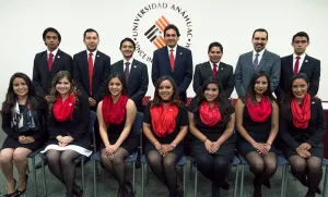 La Anáhuac propone acciones para enfrentar las adversidades económicas