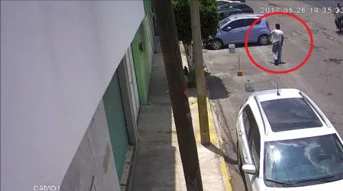 Delincuente intenta robar refacción en colonia Satélite