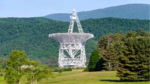 Detectan 15 señales de radio que provienen de una galaxia a 2.400 millones de años luz