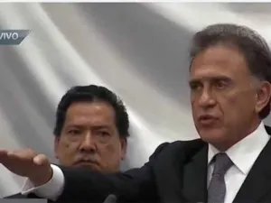 VIDEO: Yunes rinde protesta como gobernador de Veracruz