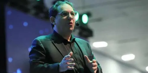 Él es el hacker más famoso del mundo y reveló sus secretos