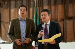 Renuncian Carlos Navarrete y Héctor Bautista al PRD