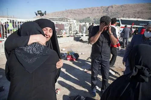 Suman más de 340 muertos en Irán e Irak tras sismo