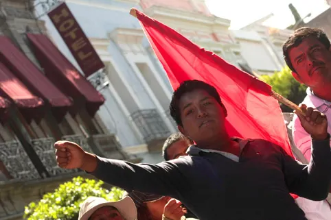 La 28 de Octubre se manifiesta para seguir vendiendo cerca de hospitales