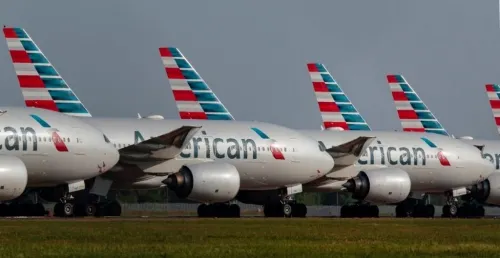 American Airlines y United anuncian el despido de 32 mil trabajadores