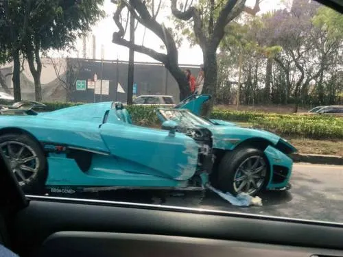 Réquiem por el Koenigsegg único en el mundo; chocó en Reforma