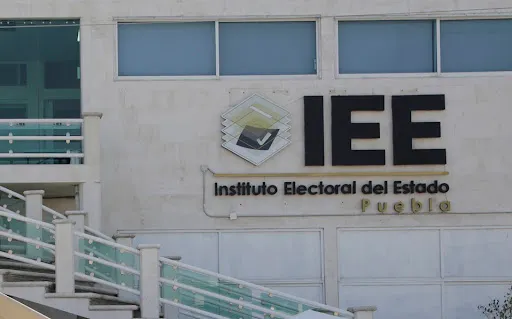 Se despiden tres consejeros del IEE