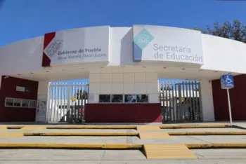 SEP otorgará 10 mil 883 becas a estudiantes de todos los niveles para evitar la deserción escolar