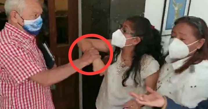 Ex líder del PRI agrede a mujeres y reporteros