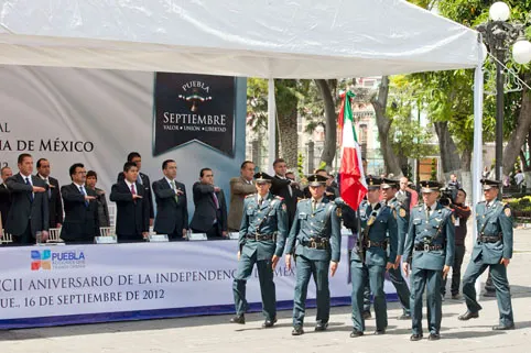 Eduardo Rivera asiste a Ceremonia Conmemorativa del inicio de la Independencia