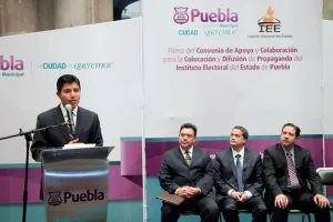 Ayuntamiento signa convenio con IEE sobre colocación y difusión de propaganda