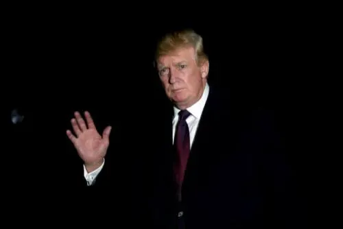 México debe regresar a los migrantes centroamericanos como sea; no pasarán a EU: Trump