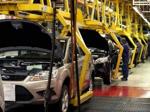 Ford sucumbe ante Trump y cancela construcción de planta en México