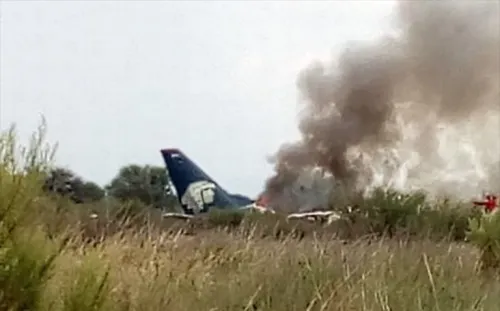 Se desploma avión de Aeroméxico en aeropuerto de Durango