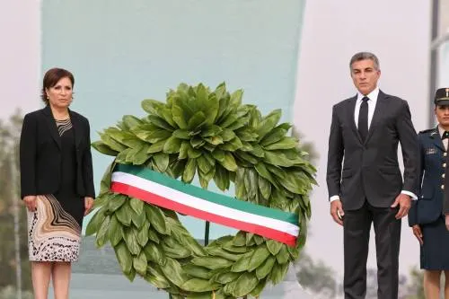 Robles y Gali encabezan conmemoración del aniversario de la batalla de Puebla