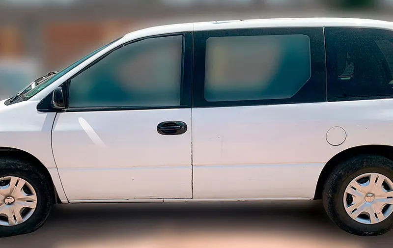 chrysler-voyager-blanco